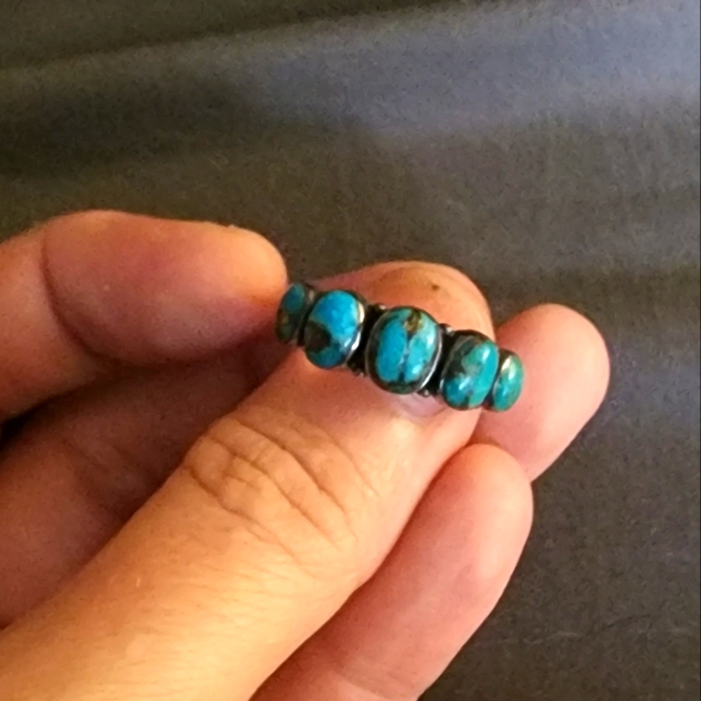 Ring - Picture 2 of 5